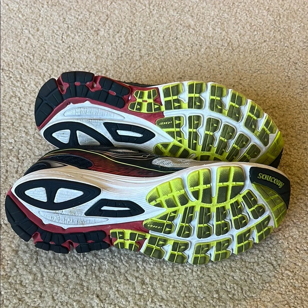 Saucony athletic shoes - Picture 3 of 5